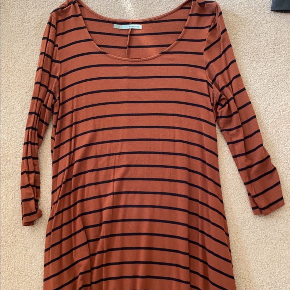 Large dress with pockets